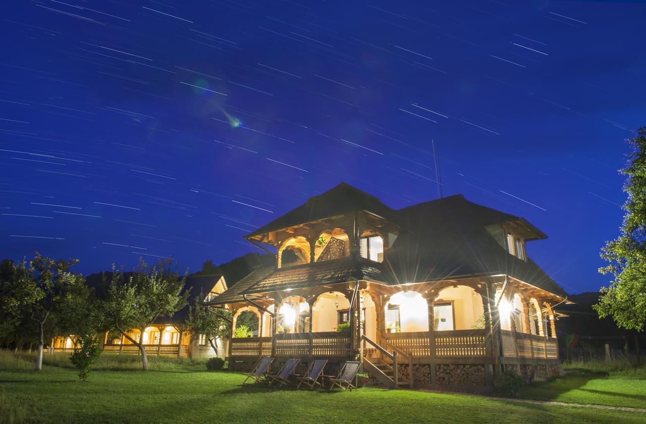 Magnolia Resort Chalets Viseu de Sus Exterior photo